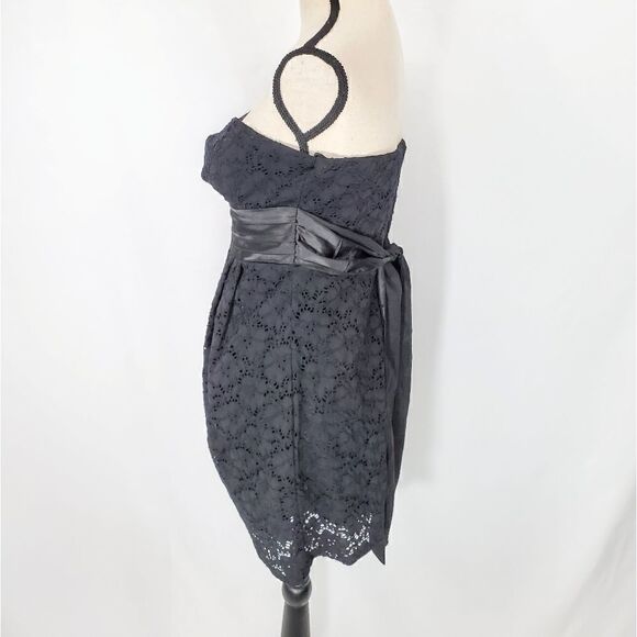 Love Reign Strapless Lace Mini Party Dress - Picture 5 of 7